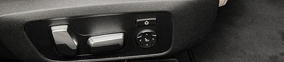 BMW 330d 19 of 30