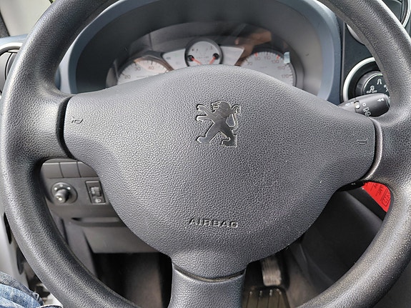 Peugeot Partner 18 of 21