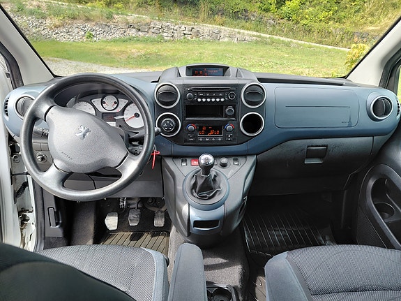 Peugeot Partner 16 of 21
