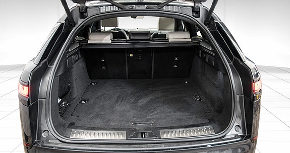 Land Rover Range Rover Velar 9 of 30
