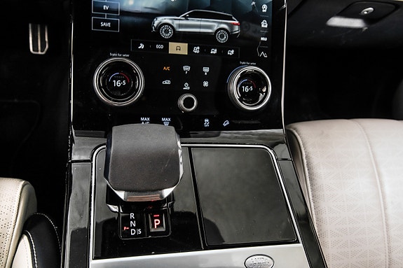 Land Rover Range Rover Velar 24 of 30