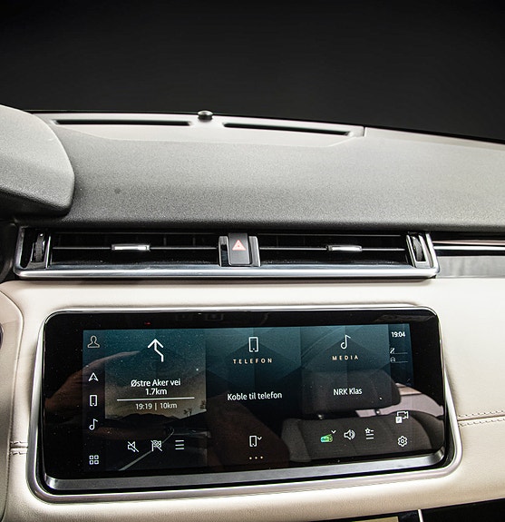 Land Rover Range Rover Velar 30 of 30