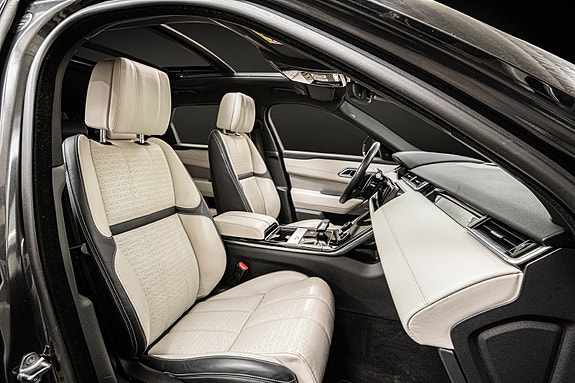 Land Rover Range Rover Velar 16 of 30