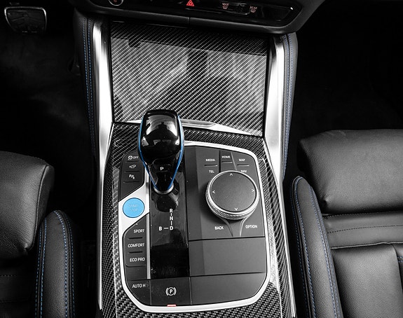 BMW i4 28 of 30