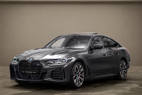 BMW i4 3 of 30