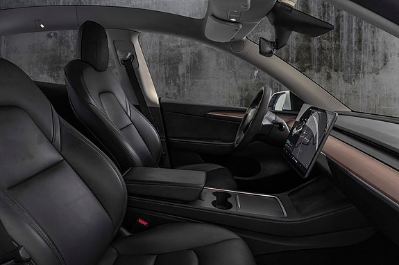 Tesla Model Y 12 of 12