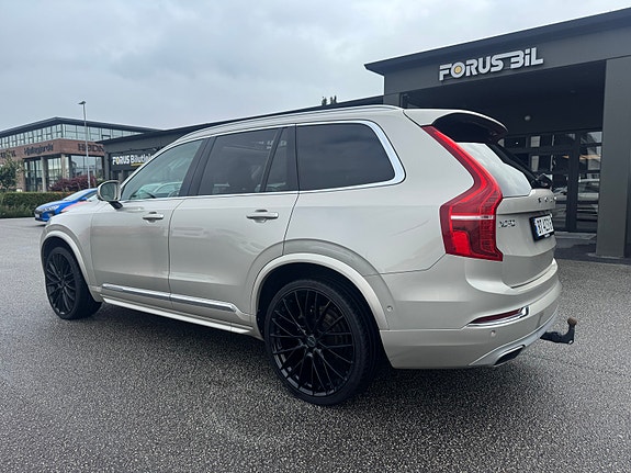 Volvo XC90 3 of 5