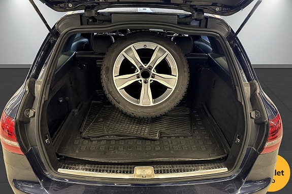 Mercedes-Benz C200 5 of 5