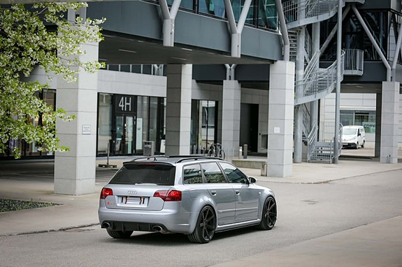 Audi RS4 3 of 13