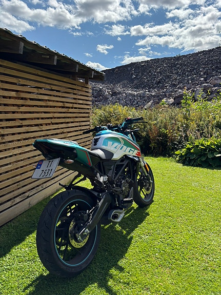 VOGE 125 R 2 of 9