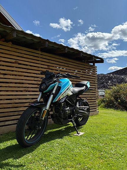 VOGE 125 R 4 of 9