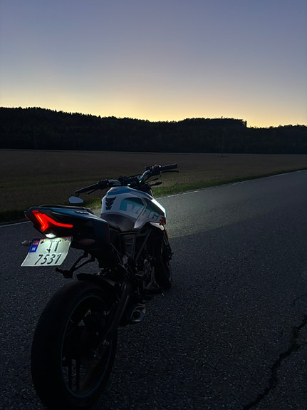VOGE 125 R 5 of 9