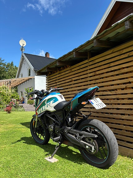 VOGE 125 R 3 of 9