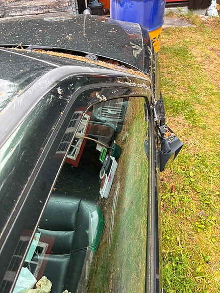 Volvo V70 2 of 13