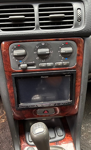 Volvo V70 10 of 13
