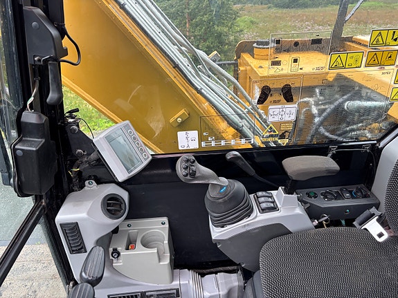 Cat 307E2 11 of 17