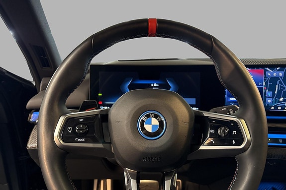 BMW i5 7 of 16