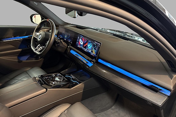 BMW i5 6 of 16