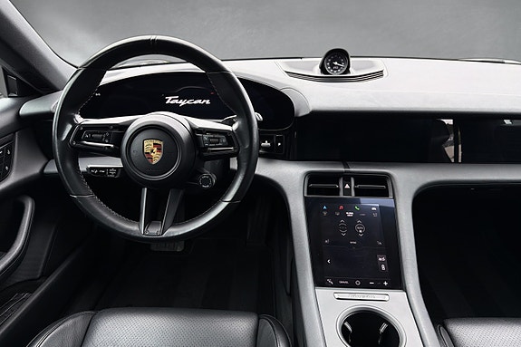 Porsche Taycan 4 14 of 20