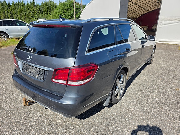 Mercedes-Benz E250 6 of 27