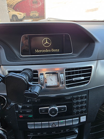 Mercedes-Benz E250 17 of 27