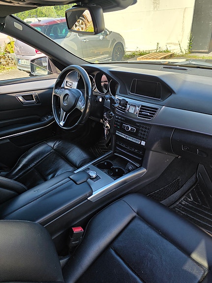 Mercedes-Benz E250 11 of 27