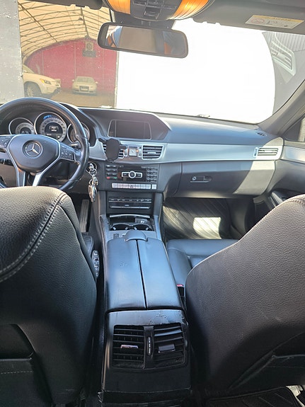 Mercedes-Benz E250 16 of 27