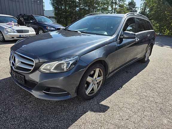 Mercedes-Benz E250 3 of 27