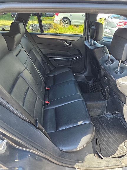 Mercedes-Benz E250 12 of 27
