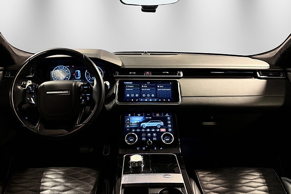 Land Rover Range Rover Velar 16 of 30