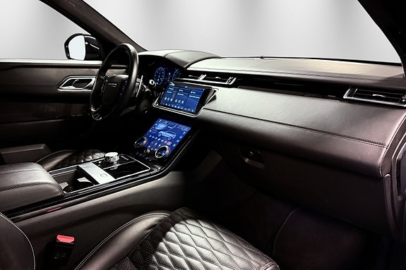 Land Rover Range Rover Velar 17 of 30