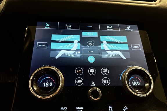 Land Rover Range Rover Velar 25 of 30