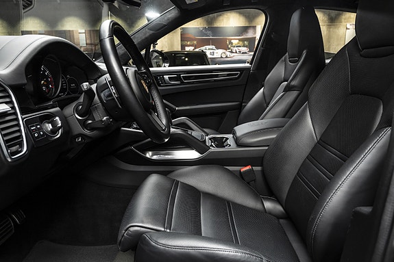 Porsche Cayenne 18 of 30