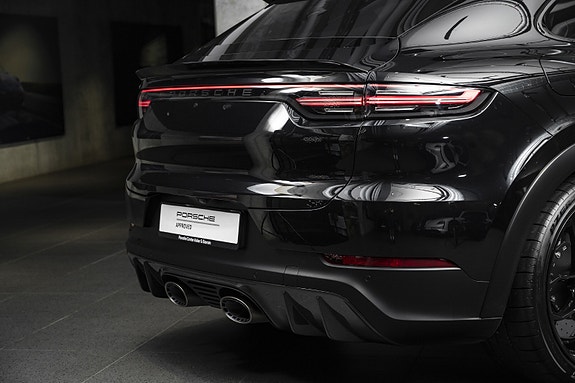 Porsche Cayenne 5 of 5