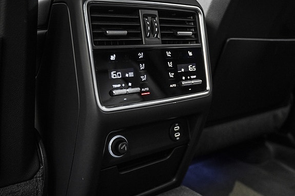 Porsche Cayenne 20 of 30