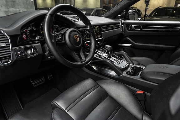 Porsche Cayenne 17 of 30