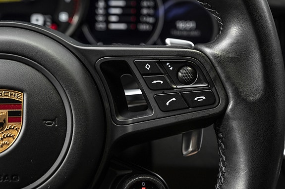 Porsche Cayenne 25 of 30
