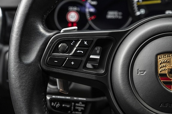 Porsche Cayenne 24 of 30
