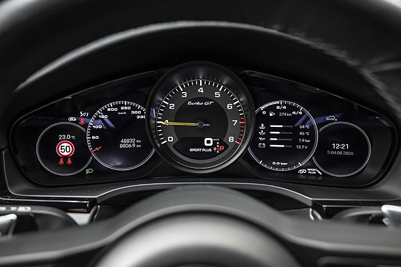 Porsche Cayenne 28 of 30