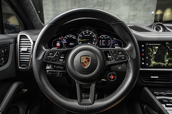 Porsche Cayenne 23 of 30