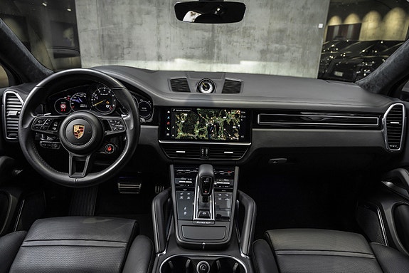 Porsche Cayenne 21 of 30