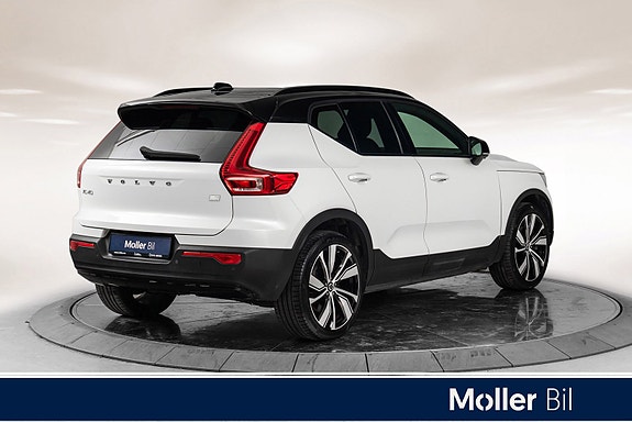 Volvo XC40 4 of 19
