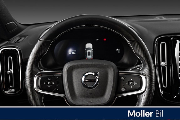 Volvo XC40 9 of 19