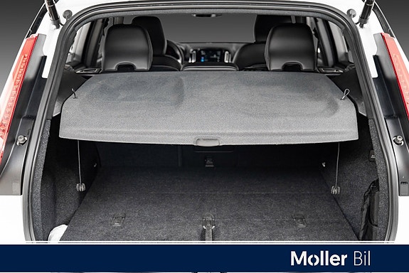 Volvo XC40 17 of 19