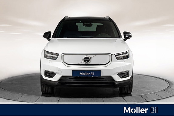 Volvo XC40 3 of 19
