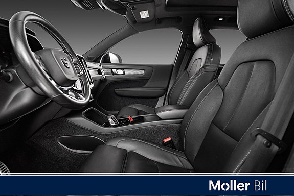 Volvo XC40 7 of 19