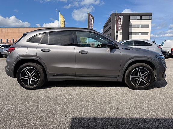 Mercedes-Benz EQA250 5 of 29