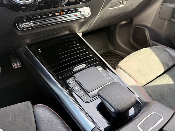 Mercedes-Benz EQA250 27 of 29