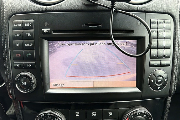 Mercedes-Benz GL350 14 of 20