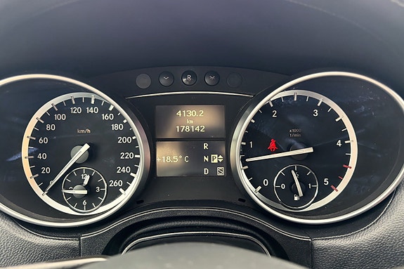 Mercedes-Benz GL350 12 of 20